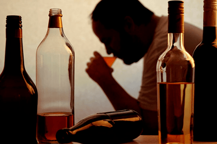 Az alkoholos italok negatívan befolyásolják a férfi potenciát